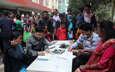 वीर अस्पताल बाहिरै आन्दोलनरत डाक्टरद्धारा ओपीडी सेवा सञ्चालन