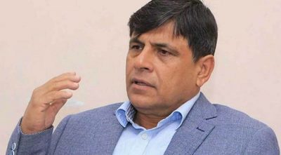 देश कुखुराको मासुमा आत्मनिर्भर भइरहँदा पनि उपभोक्ता मारमा परे : मन्त्री भुसाल