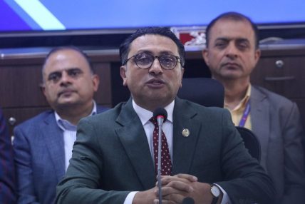 निजी विद्यालय शुल्कमा ३ प्रतिशत योगदान सामाजिक समानताका लागि: अर्थमन्त्री वाग्ले