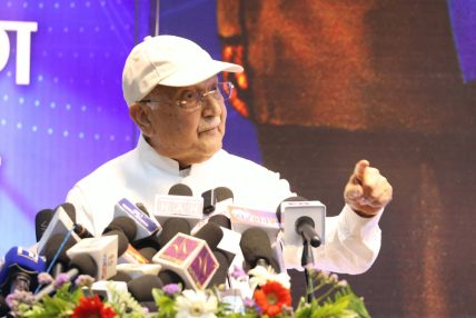 हामी मरेका छैनौँ, प्रतिक्रियावादी शक्तिलाई परास्त गर्दै फेरि उठ्छौँ: ओली