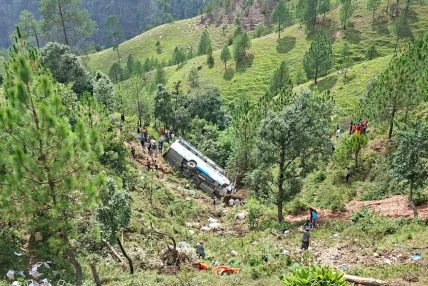 बैतडी बस दुर्घटना अपडेट: १७ जना घाइते, दुईको अवस्था गम्भीर