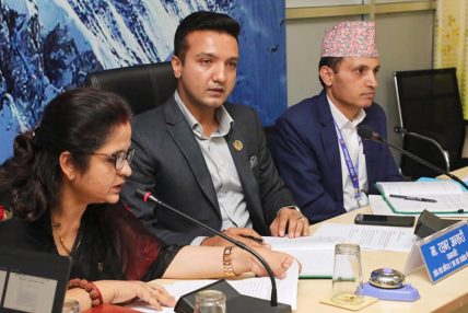 ग्यासको कालोबजारी रोक्न ‘ट्र्याकिङ’ प्रणाली लागू गर्न सांसद अन्सारीको माग