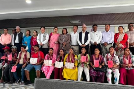 दुई महिनामा ९७ परिवारलाई जग्गाधनी पुर्जा वितरण, इच्छाकामनामा सबैभन्दा धेरै लाभग्राही