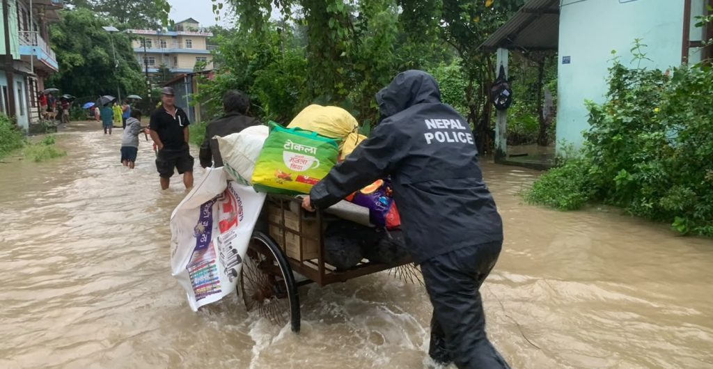 नारायणी नदीले खतराको तह पार गर्‍यो, तटीय क्षेत्रका बासिन्दालाई सुरक्षित स्थानमा जान आग्रह