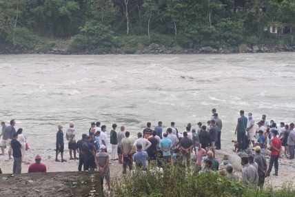 आफन्त फर्किने आशामा ठाँटीपोखरीका आँखा बाटोतिर, एकपछि अर्को शव भेटिँदा गाउँ शोकमा