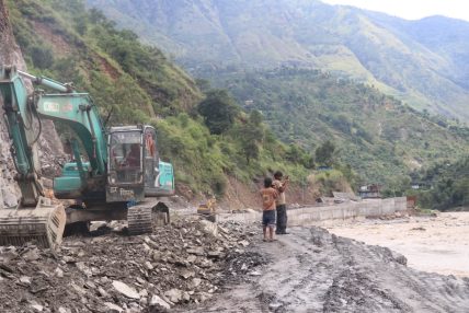 बीपी राजमार्गको खुर्कोट–भकुण्डेबेँसी खण्ड अझै बन्द