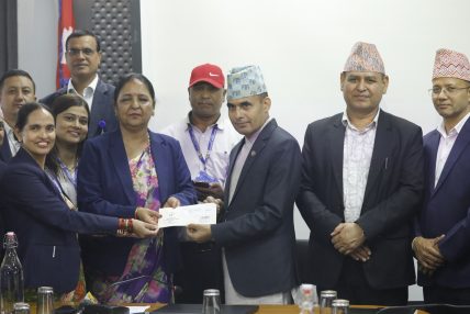 अब घरमै आइपुग्नेछ टेलिकमको सिम, सुरु भयो ‘हुलाक–सिम सेवा’